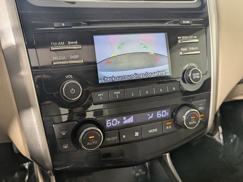 Used 2015 Nissan Altima 2.5 SL w/ Moonroof Package FWD image 25