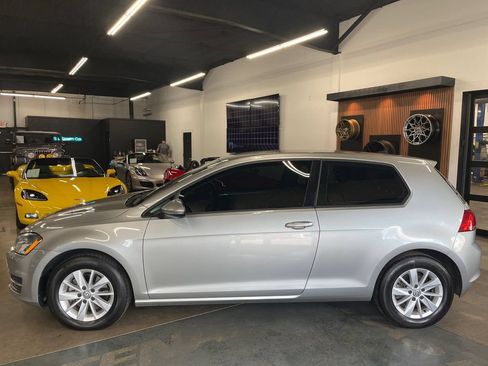 Used 2015 Volkswagen Golf S FWD image 5
