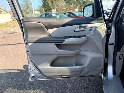 Used 2012 Honda Odyssey Touring image 11