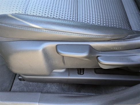 Used 2025 Chevrolet Trax LT image 19