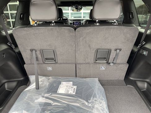 New 2025 Jeep Grand Cherokee L Altitude image 38