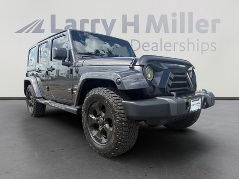 Used 2016 Jeep Wrangler Unlimited Sahara AWD/4WD image 7