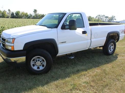 Used 2007 Chevrolet Silverado 3500 W/T w/ Skid Plate Package image 2