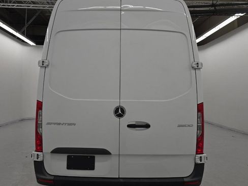 Used 2023 Mercedes-Benz Sprinter 2500 image 10