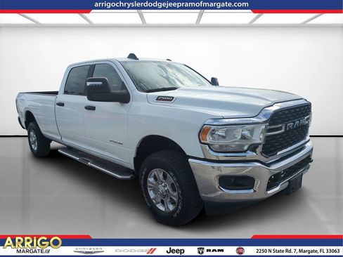Used 2024 RAM 2500 Big Horn AWD/4WD image 1