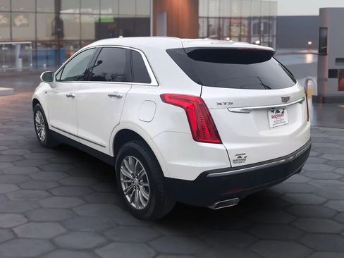 Used 2017 Cadillac XT5 Luxury w/ Driver Awareness Package AWD/4WD image 5