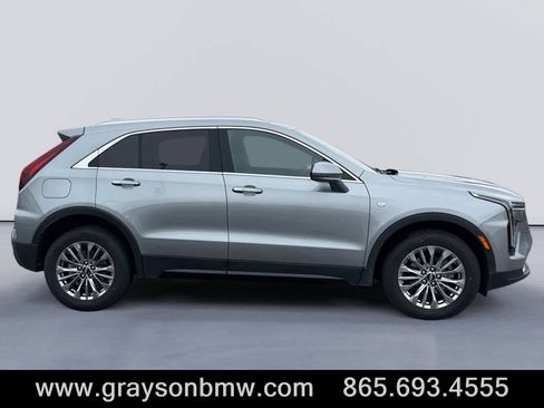 Used 2025 Cadillac XT4 Premium Luxury image 2