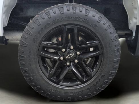 Used 2022 Chevrolet Silverado 1500 Custom Trail Boss w/ Safety Confidence Package AWD/4WD image 10