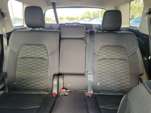Certified 2024 Nissan Pathfinder SV FWD image 17