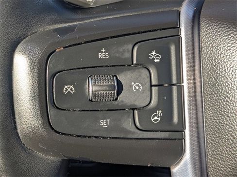 Used 2023 GMC Yukon SLT w/ SLT Premium Package image 26