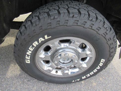 Used 2015 Ford F250 Lariat w/ Chrome Package image 11