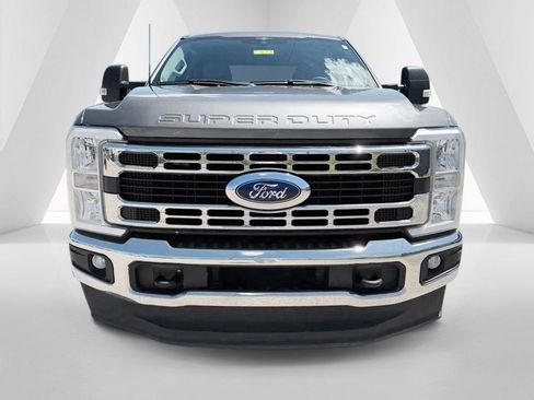Used 2023 Ford F250 XLT AWD/4WD image 2