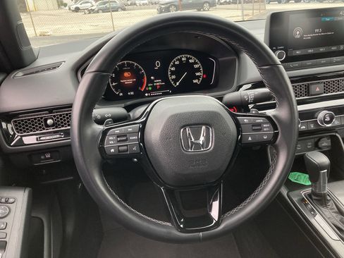 Used 2025 Honda Civic Sport image 11