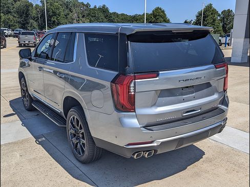 New 2026 GMC Yukon Denali w/ Advanced Technology Package AWD/4WD image 8