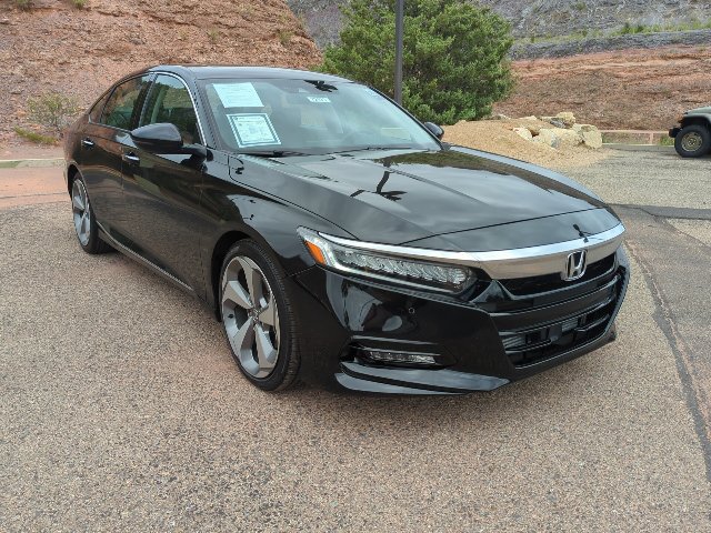 Used 2018 Honda Accord Touring image 3