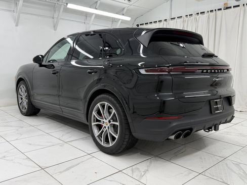Certified 2025 Porsche Cayenne S AWD/4WD image 14
