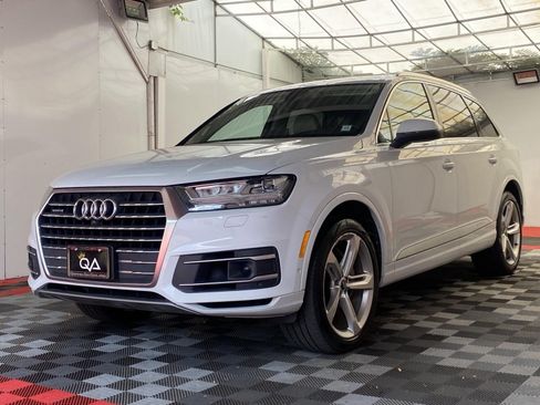 Used 2019 Audi Q7 3.0T Prestige w/ Prestige Package AWD/4WD image 3