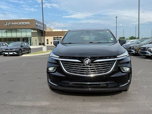 Used 2024 Buick Enclave Essence FWD image 2