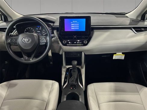 Used 2023 Toyota Corolla Cross L image 12