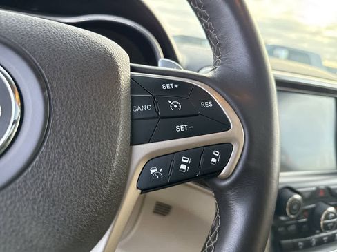 Used 2014 Jeep Grand Cherokee Overland w/ Advanced Technology Group image 25