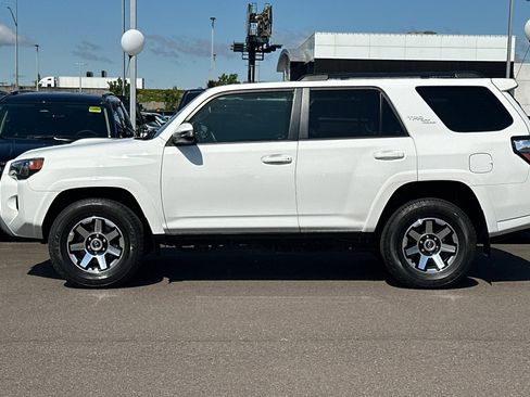 Used 2022 Toyota 4Runner TRD Off-Road Premium w/ Moonroof Package AWD/4WD image 7