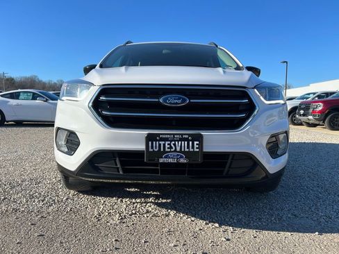 Used 2019 Ford Escape SE image 3