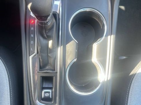 Used 2022 Chevrolet Equinox LS w/ LS Convenience Package image 36