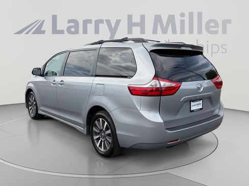 Used 2018 Toyota Sienna LE AWD/4WD image 3