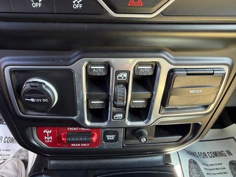 Used 2018 Jeep Wrangler Unlimited Rubicon w/ LED Lighting Group image 59