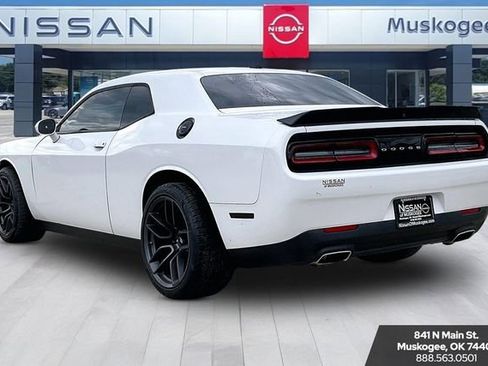 Used 2018 Dodge Challenger SXT w/ Blacktop Package RWD image 4