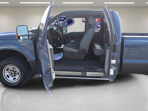 Used 2013 Ford F250 XL w/ PWR Equipment Group AWD/4WD image 10