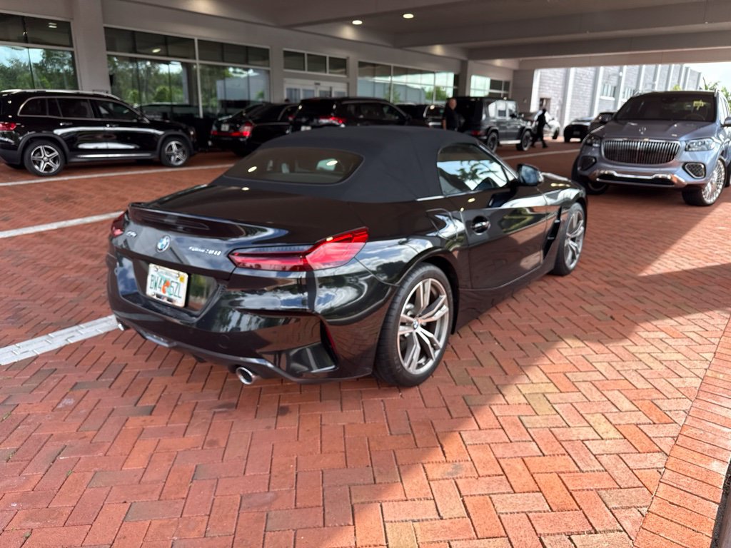 Used 2023 BMW Z4 sDrive30i w/ Convenience Package RWD image 7