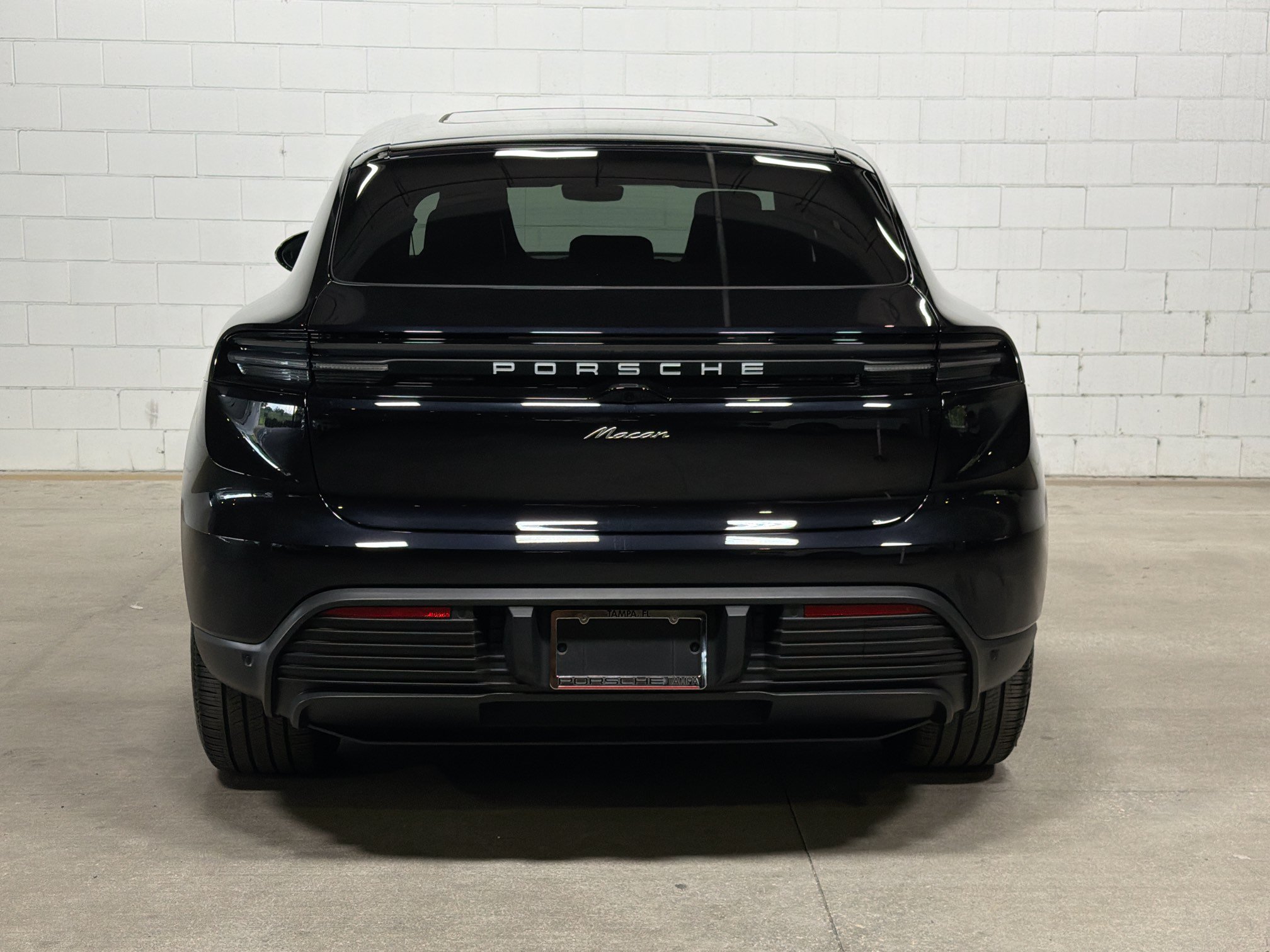 Certified 2026 Porsche Macan Electric RWD image 8