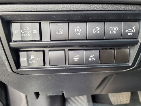 Used 2023 Toyota Tundra Platinum w/ Advanced Package AWD/4WD image 19