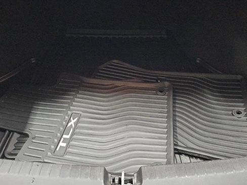 Used 2018 Acura TLX w/ Technology Package image 7