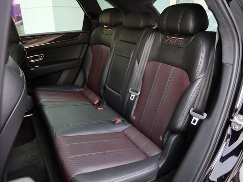 Used 2020 Bentley Bentayga image 19