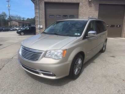 Used 2014 Chrysler Town & Country Touring-L w/ Driver Convenience Group