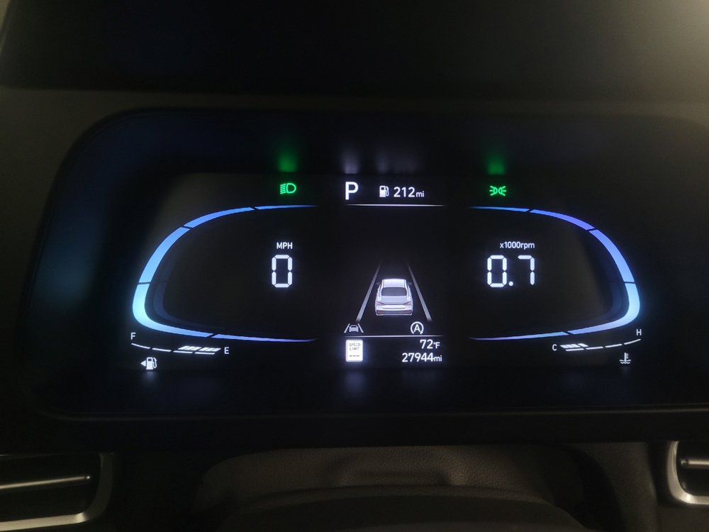 Used 2024 Hyundai Elantra SE FWD image 23