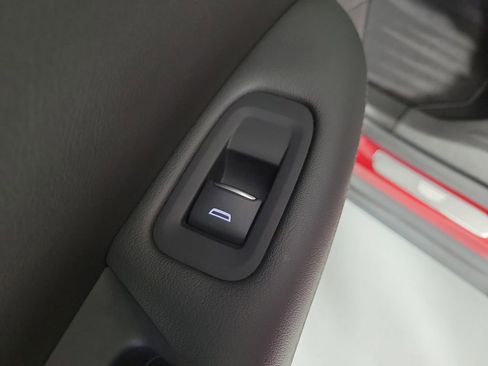 Certified 2025 Cadillac XT6 Luxury image 15