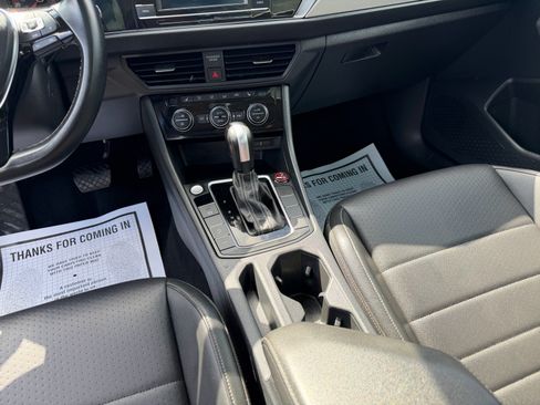 Used 2021 Volkswagen Jetta SE FWD image 17