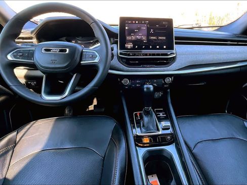 Used 2023 Jeep Compass Latitude w/ Sun and Sound Group image 16