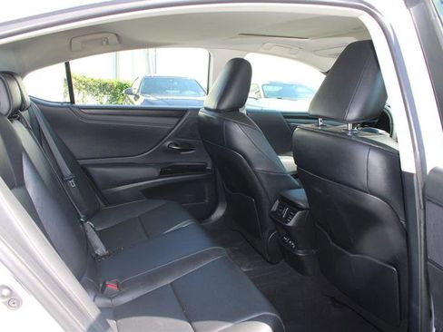 Used 2024 Lexus ES 350 w/ Premium Package image 15