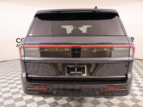 New 2025 Lincoln Navigator Reserve w/ Jet Appearance Package image 23