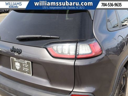 Used 2020 Jeep Cherokee Latitude Plus image 12