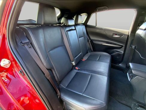 Used 2024 Toyota Venza XLE AWD/4WD image 19