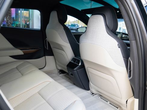 Used 2022 Lucid Air Grand Touring image 36