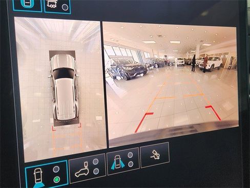 Certified 2025 GMC Yukon Denali image 23