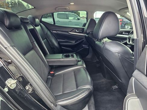 Used 2017 Nissan Maxima Platinum image 13