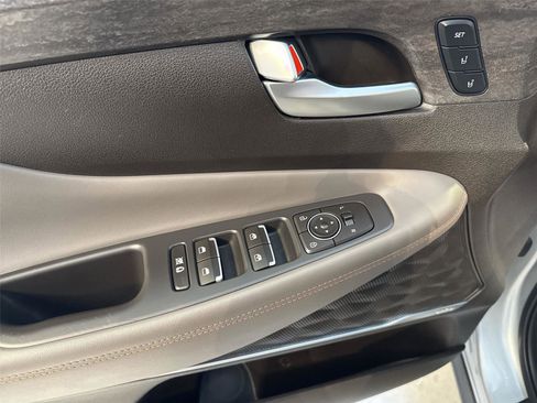 Used 2020 Hyundai Santa Fe Limited image 15