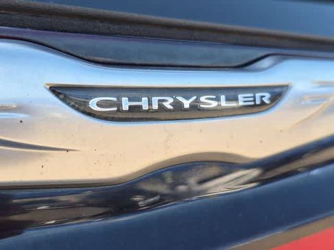 Certified 2022 Chrysler Pacifica Touring-L FWD image 12